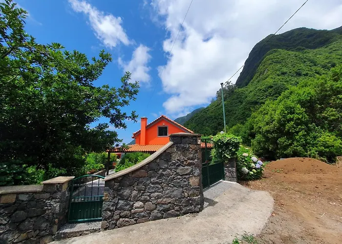 Mountain-Ocean-View Madeira